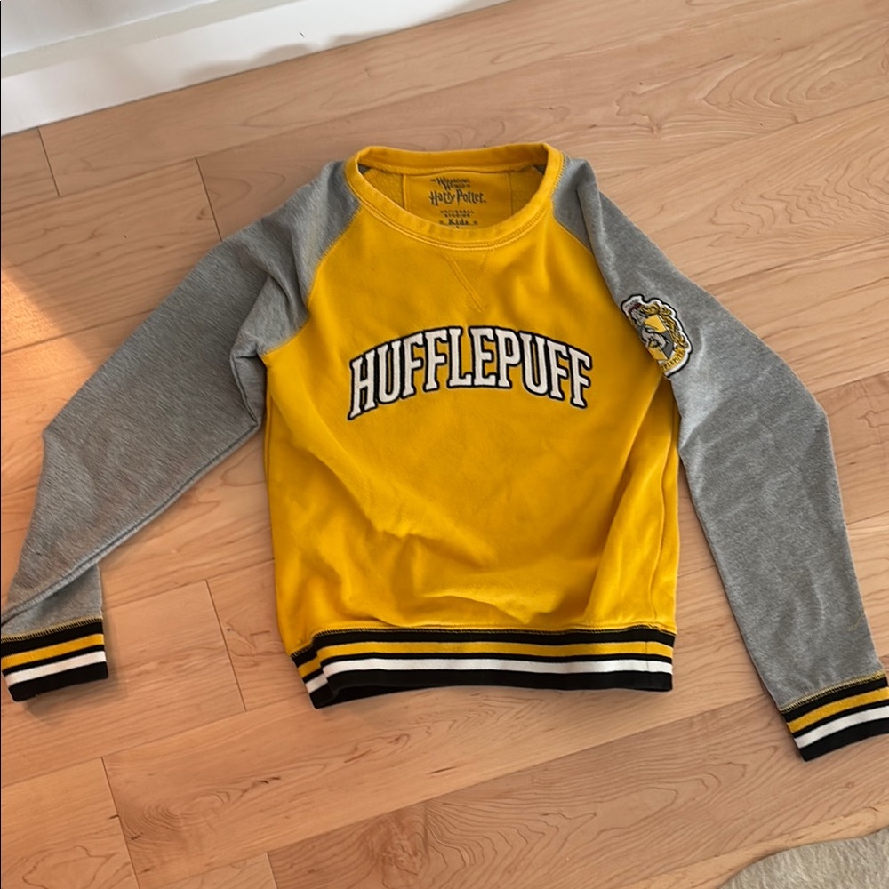 Hufflepuff Universal Studios Harry Potter Kids Yellow & Gray Crewneck Sweatshirt